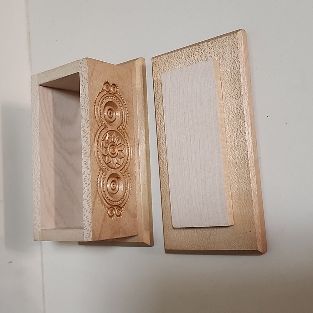 Wood trinket/jewlery box - Picture 6 of 10